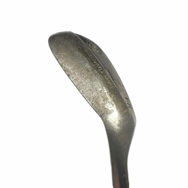 Left Handed Cleveland Tour REG 588 Gap Wedge / 52 Degree / Dynamic Gold Wedge Flex