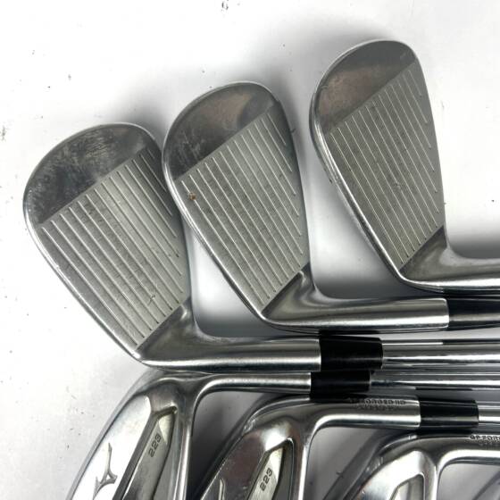 Mizuno Pro 223 Irons / 4-PW / N.S. Pro Modus 3 Tour 105 Regular Flex