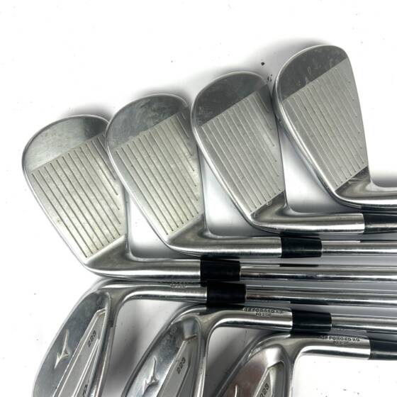 Mizuno Pro 223 Irons / 4-PW / N.S. Pro Modus 3 Tour 105 Regular Flex