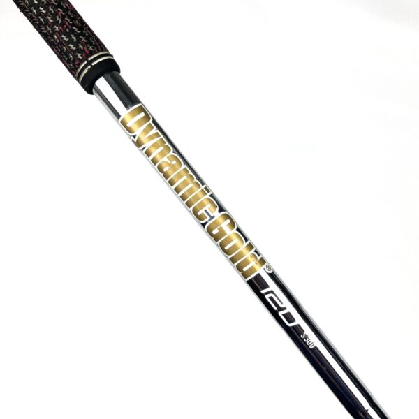Taylormade Milled Grind 2 Gap Wedge / 52 Degree / Dynamic Gold S200 Stiff Flex
