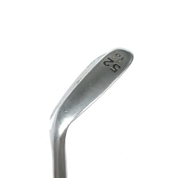 Cleveland 588 RTX Gap Wedge / 52 Degree / Dynamic Gold Wedge Flex