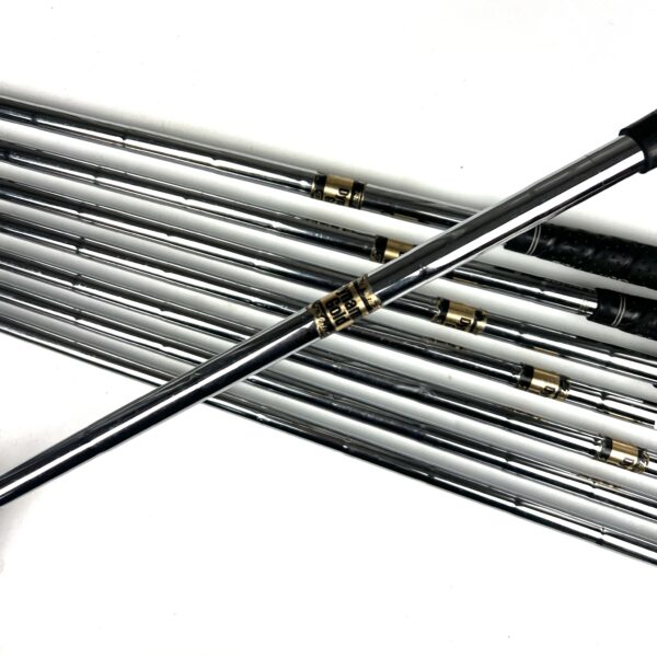 Titleist DCI 962B Irons / 3-PW / Dynamic Gold S300 Stiff Flex