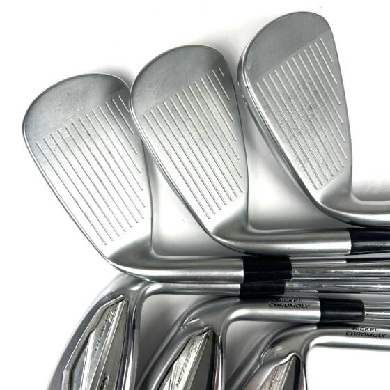 Mizuno JPX923 Hot Metal HL Irons / 5-PW / Dynamic Gold 105 S300 Stiff Flex