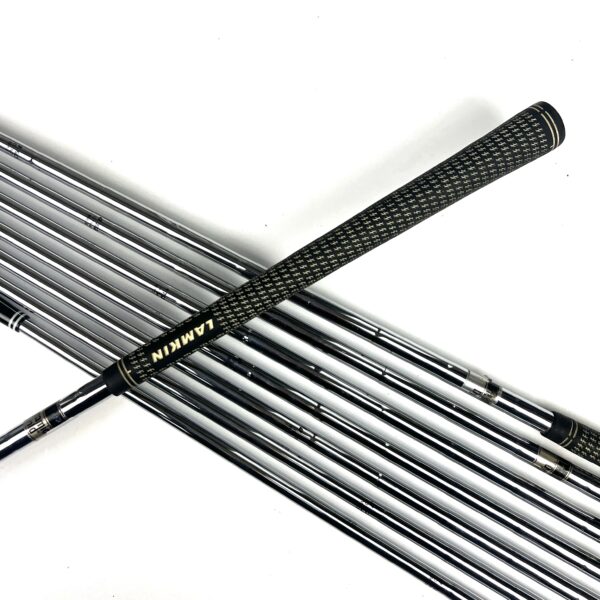 Cleveland CG-7 Tour Irons / 3-PW / Dynamic Gold Regular Flex