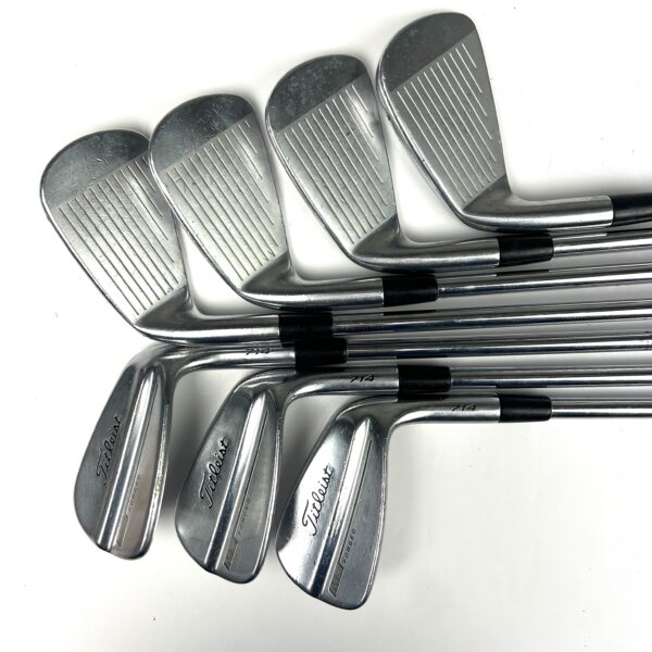 Titleist 714 CB/MB Irons / 4-PW / XP 95 S300 Stiff Flex