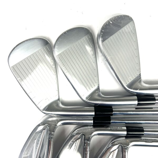 New Mizuno JPX923 Forged Irons / 5-PW / KBS $-Taper Lite 100 Stiff Flex