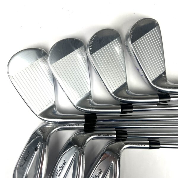 New Titleist T350 2023 Irons / 5-PW + GW / AMT Red R300 Regular Flex