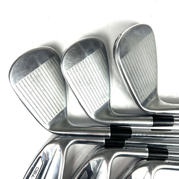 Taylormade P790 2019 Irons / 5-PW / N.S.Pro 950GH Stiff Flex