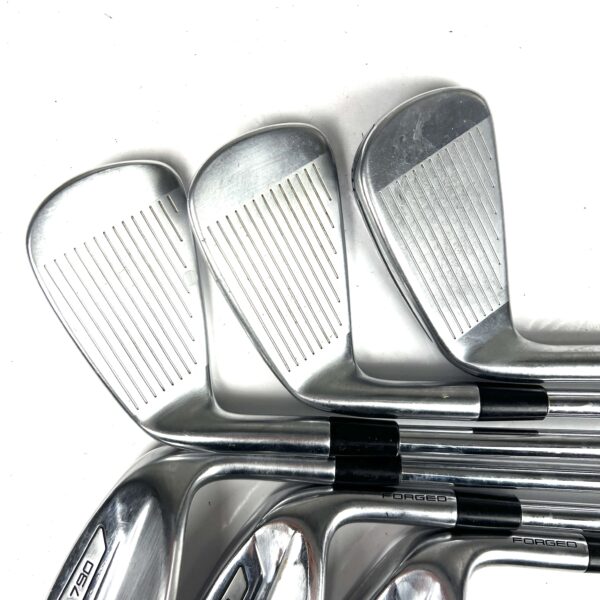Taylormade P790 2019 Irons / 5-PW / N.S.Pro 950GH Stiff Flex