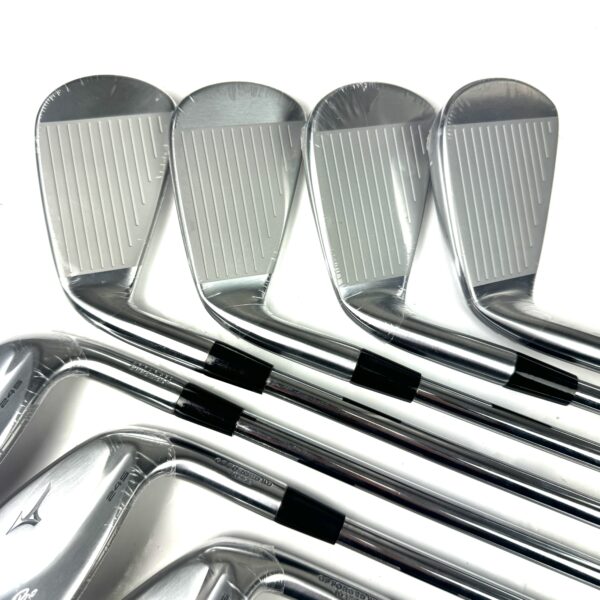 New Mizuno Pro 245 Irons / 4-PW / Dynamic Gold R300 Regular Flex