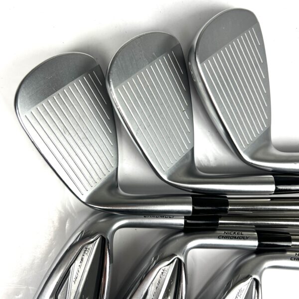 Mizuno JPX923 Hot Metal HL Irons / 5-PW / Recoil ESX 460 Senior Flex