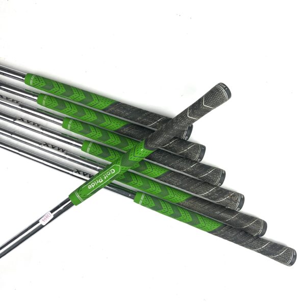 Taylormade M6 Irons / 5-SW / KBS Max 85 Regular Flex