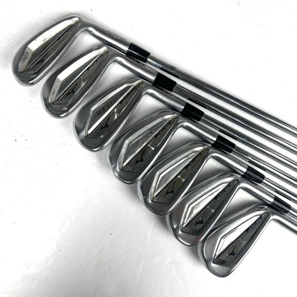 Mizuno JPX921 Forged Irons / 4-PW / N.S. Pro Modus 3 Tour 105 Regular Flex