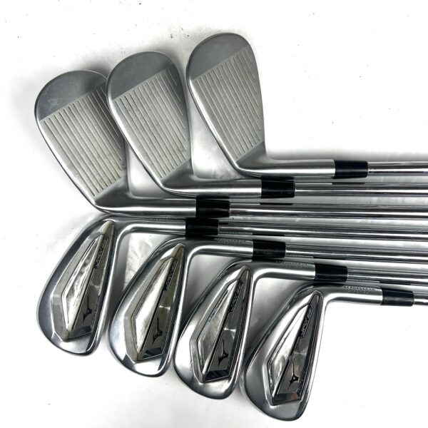 Mizuno JPX921 Forged Irons / 4-PW / N.S. Pro Modus 3 Tour 105 Regular Flex