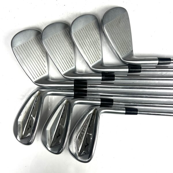 Mizuno JPX921 Forged Irons / 4-PW / N.S. Pro Modus 3 Tour 105 Regular Flex