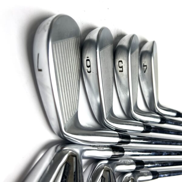 Mizuno JPX921 Forged Irons / 4-PW / N.S. Pro Modus 3 Tour 105 Regular Flex
