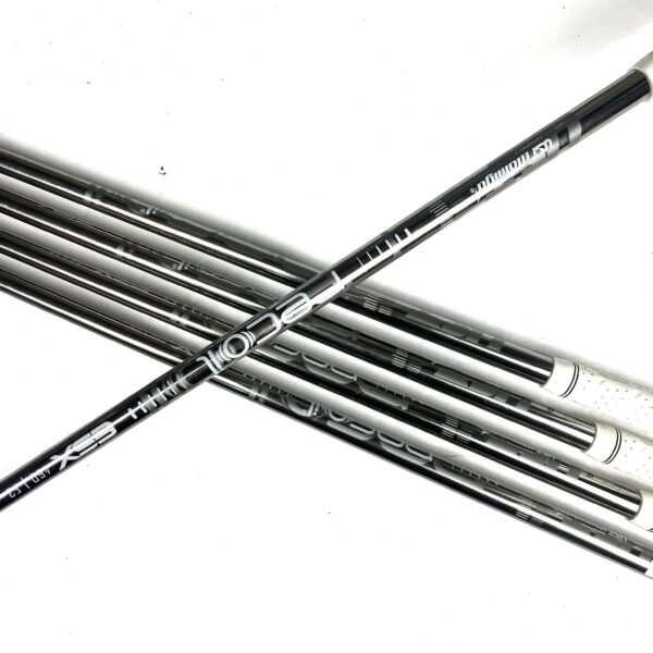 Mizuno JPX923 Hot Metal HL Irons / 7-GW / Recoil ESX 460 Regular Flex