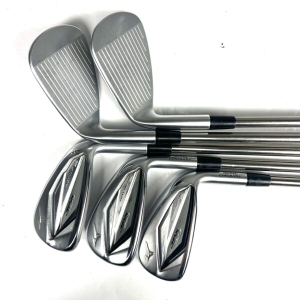 Mizuno JPX923 Hot Metal HL Irons / 7-GW / Recoil ESX 460 Regular Flex