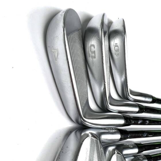 Mizuno JPX 919 Tour Irons / 4-PW / Dynamic Gold 120 Stiff Flex