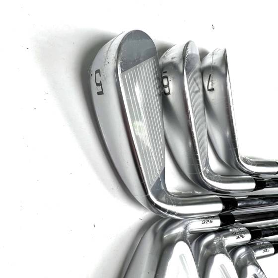 New Mizuno JPX 925 Hot Metal / 5-PW / KBS Tour Lite Regular Shaft