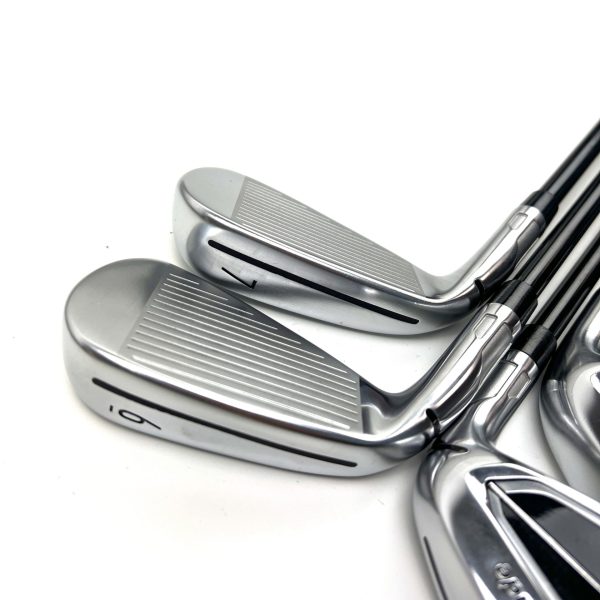 Taylormade QI Irons / 6-PW / Ventus 7S Stiff Flex
