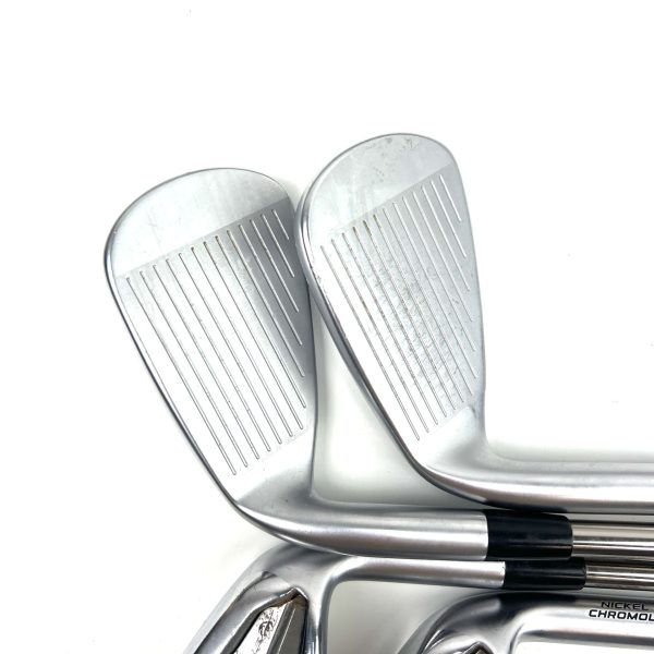 Mizuno JPX923 Hot Metal HL Irons / 7-PW / Recoil ESX 460 F2 Senior Flex