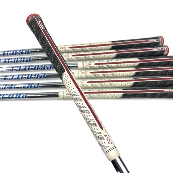 Taylormade P790 (2017) Irons / 4-PW / Project X LZ Stiff Flex