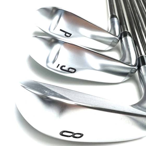 Srixon ZX4/ZX5 Irons / 4-PW / Recoil 95 F3 Regular Flex