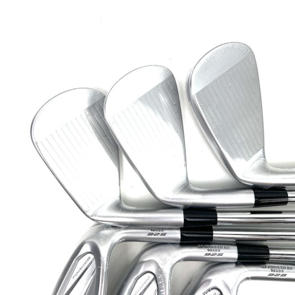 New Mizuno JPX 925 Forged Irons / 6-PW + GW / Dynamic Gold 115 S300 Stiff Flex