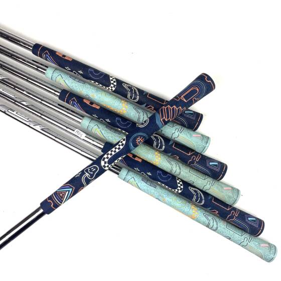 Titleist 620 CB Irons / 4-PW / AMT White X100 X-Stiff Flex