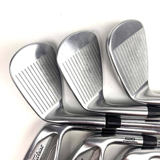 Titleist 620 CB Irons / 4-PW / AMT White X100 X-Stiff Flex