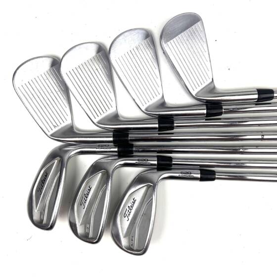 Titleist 620 CB Irons / 4-PW / AMT White X100 X-Stiff Flex