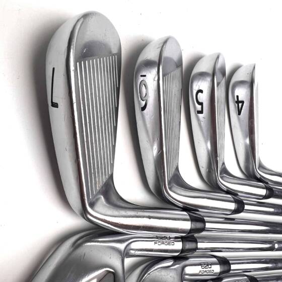 Titleist 620 CB Irons / 4-PW / AMT White X100 X-Stiff Flex