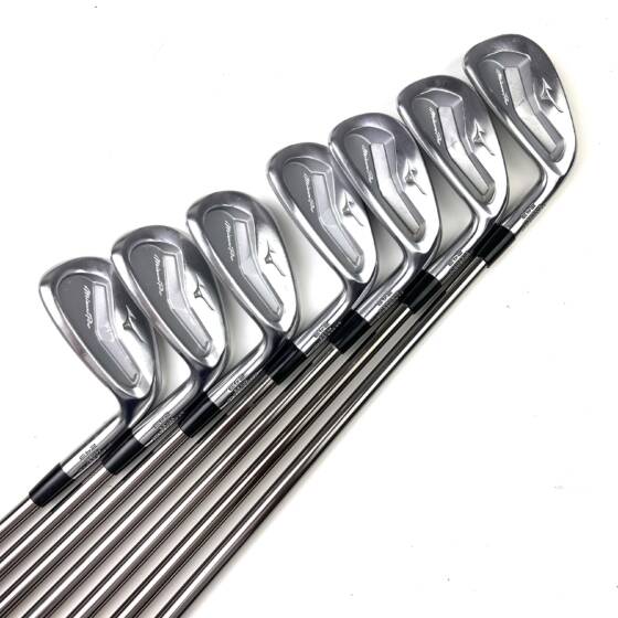 Mizuno Pro 243 Irons / 5-PW+GW / Recoil ESX 460 Regular Flex