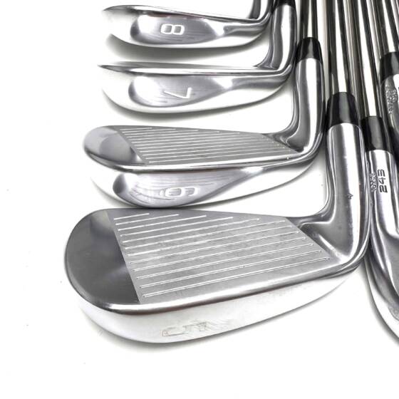 Mizuno Pro 243 Irons / 5-PW+GW / Recoil ESX 460 Regular Flex