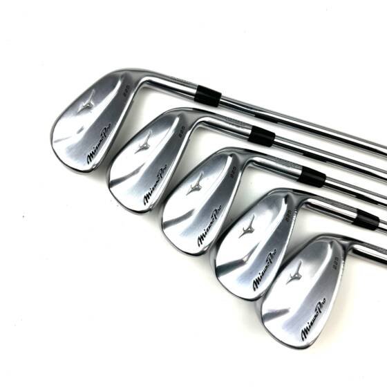 Mizuno Pro 225 Irons / 6-PW / Dynamic Gold DST 98 R300 Regular Flex
