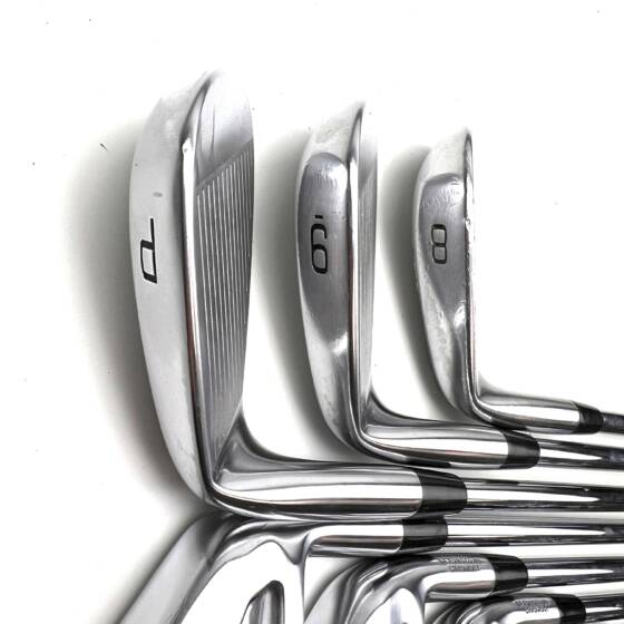 Mizuno Pro 223 Irons / 4-PW / N.S. Pro Modus 3 Tour 105 Regular Flex