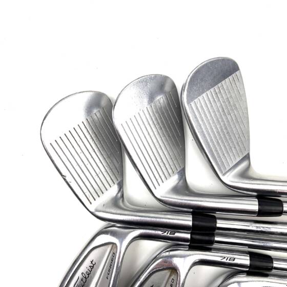Titleist 718 CB Forged Irons / 4-PW / AMT Tour White S300 Stiff Flex