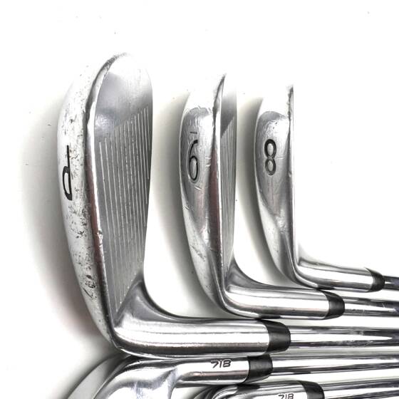 Titleist 718 CB Forged Irons / 4-PW / AMT Tour White S300 Stiff Flex