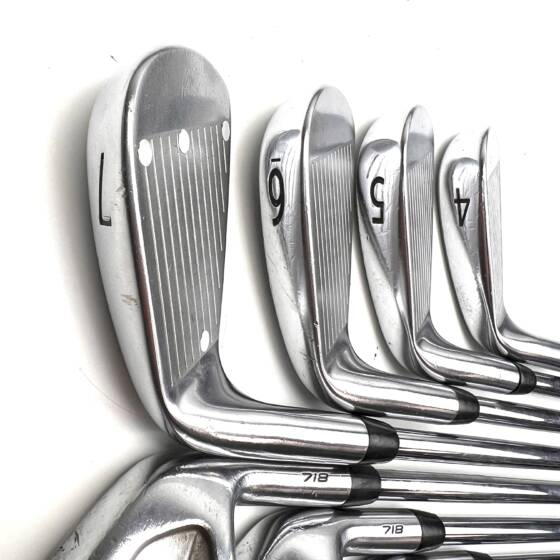 Titleist 718 CB Forged Irons / 4-PW / AMT Tour White S300 Stiff Flex