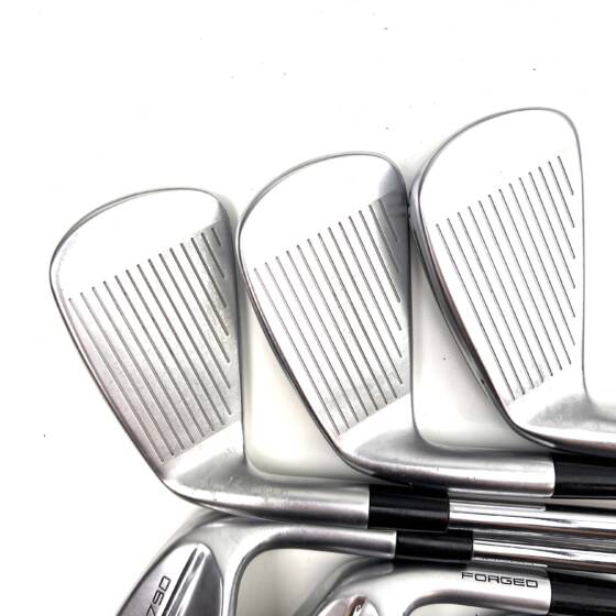 Taylormade P790 2021 Irons / 5-PW / Dynamic Gold 95 Regular Flex