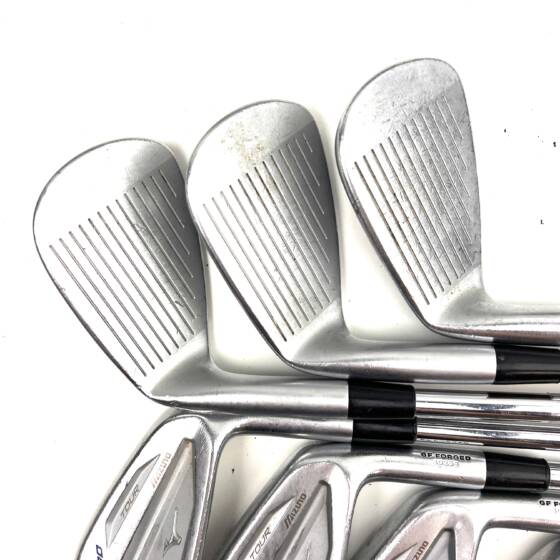 Mizuno JPX900 Tour Irons / 4-PW / KBS Tour Stiff Flex
