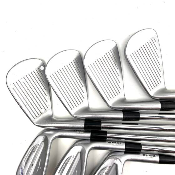 Mizuno JPX900 Tour Irons / 4-PW / KBS Tour Stiff Flex