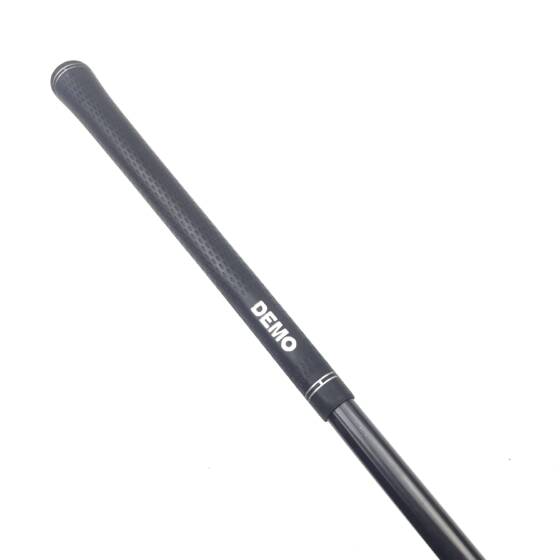Titleist 906F2 5 Wood / 18 Degree / Regular Flex