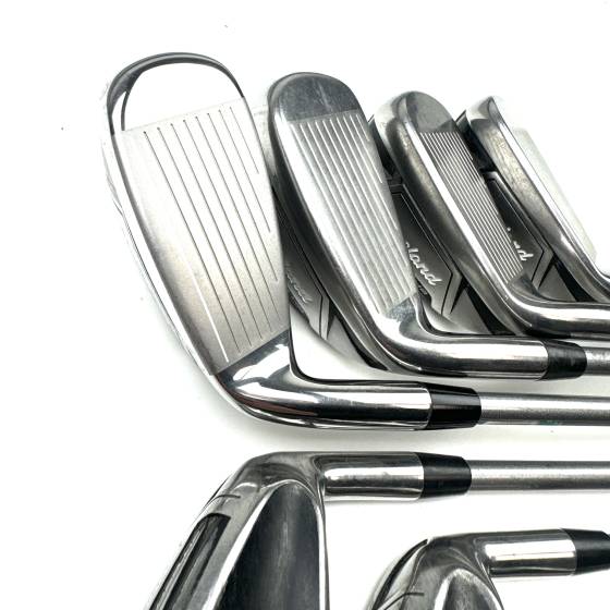 Cleveland Launcher HB Irons / 4-PW / Miyazaki C.Kua 4 Ladies Flex