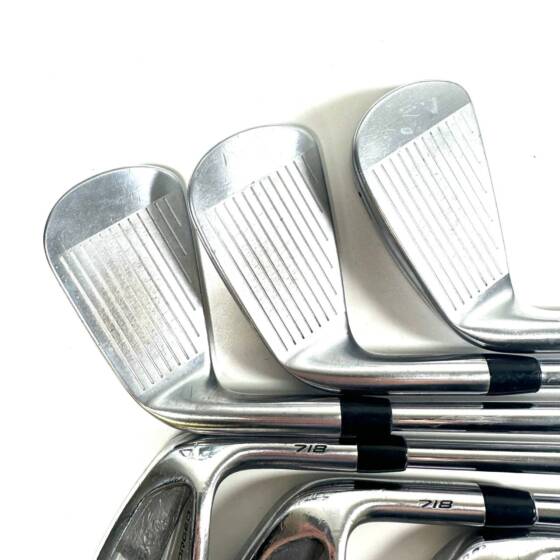 Titleist 712 CB Irons / 4-9 / Dynamic Gold 120 X-Stiff Flex