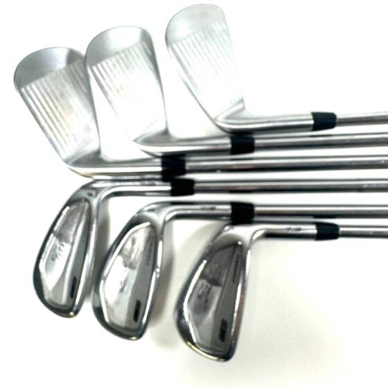 Titleist 712 CB Irons / 4-9 / Dynamic Gold 120 X-Stiff Flex