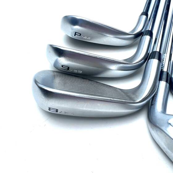 Cleveland Launcher CBX Irons / 4-PW / Dynamic Gold DST 98 R300 Regular Flex