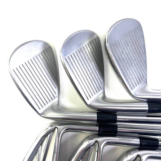 Mizuno JPX 923 Forged Irons / 5-PW / Dynamic Gold 120 X100 X-Stiff Flex