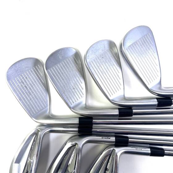 Mizuno JPX 921 Hot Metal Irons / 4-PW / Dynamic Gold DST 98 Regular Flex